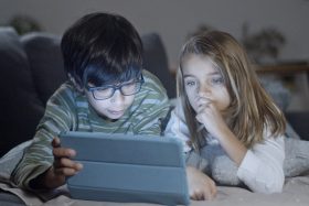 niños - sobreestimulación tecnológica