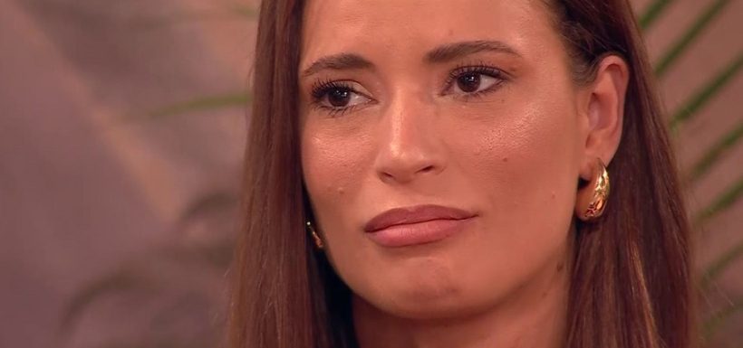 Julia Fernándes - Ganar o Servir
