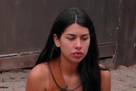 Eskarcita, Mundos opuestos, Scarlette Gálvez