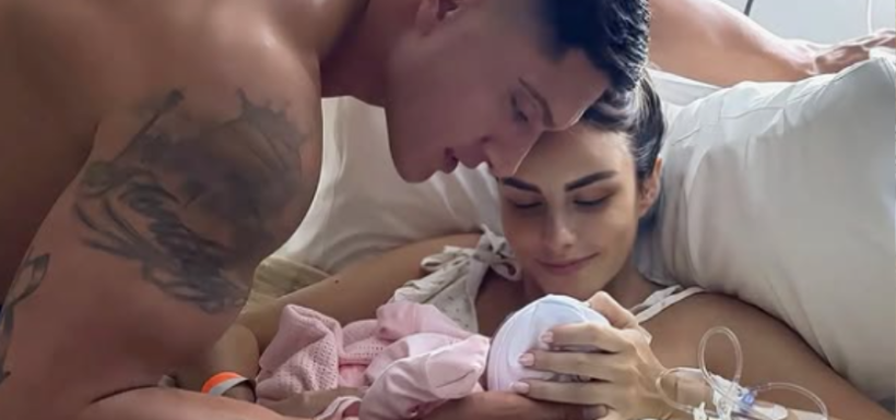 Emilia Dides, Sammis Reyes